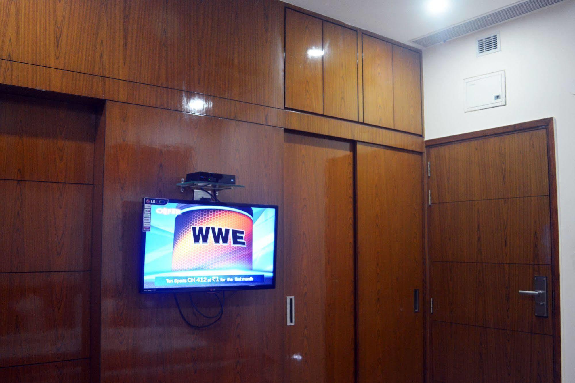 Trinity Corporate Udyog Vihar Hotel Gurgaon Exterior photo
