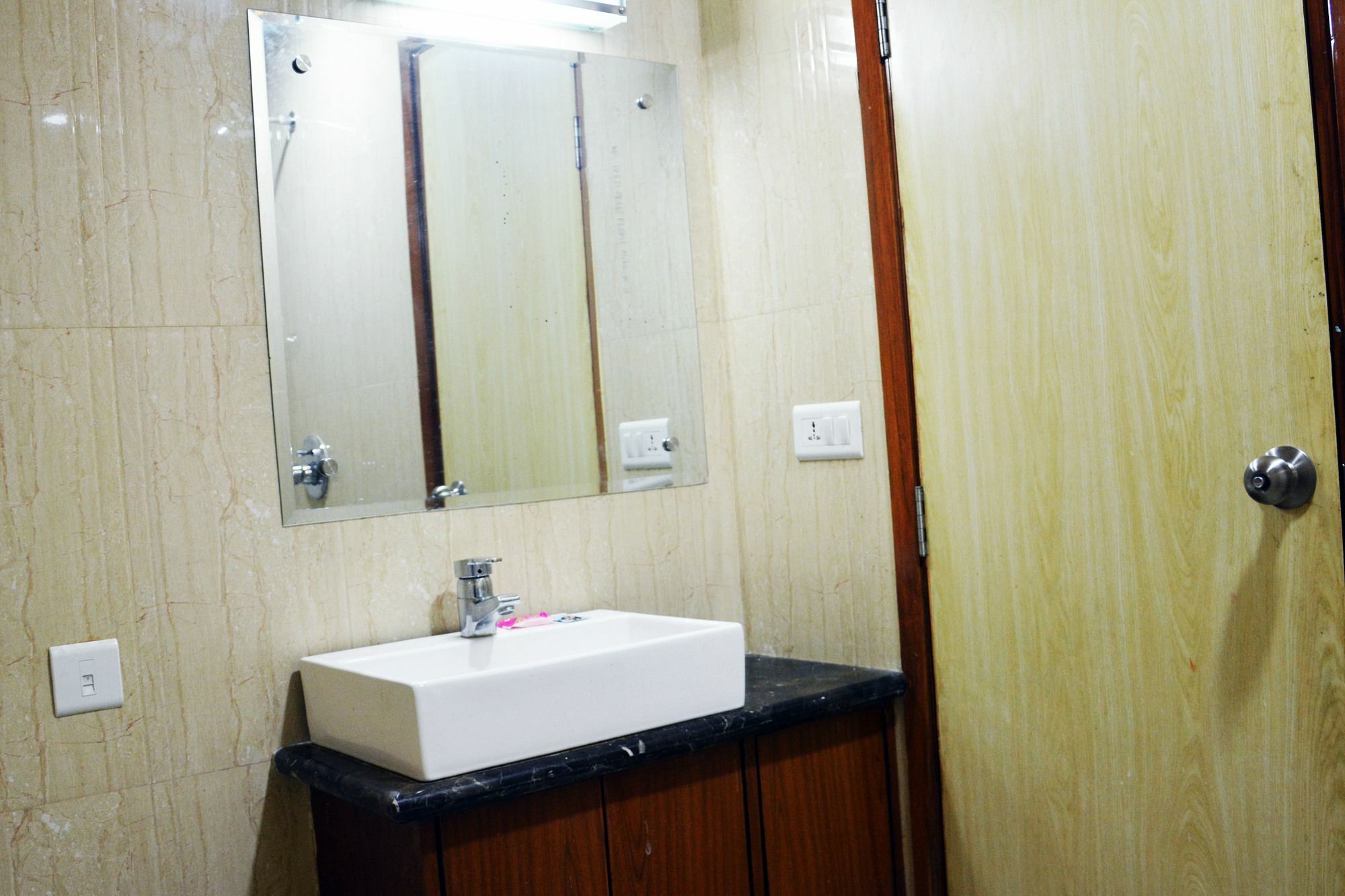 Trinity Corporate Udyog Vihar Hotel Gurgaon Exterior photo