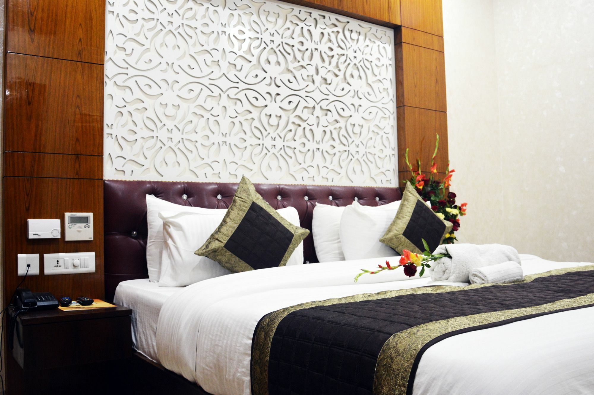 Trinity Corporate Udyog Vihar Hotel Gurgaon Exterior photo